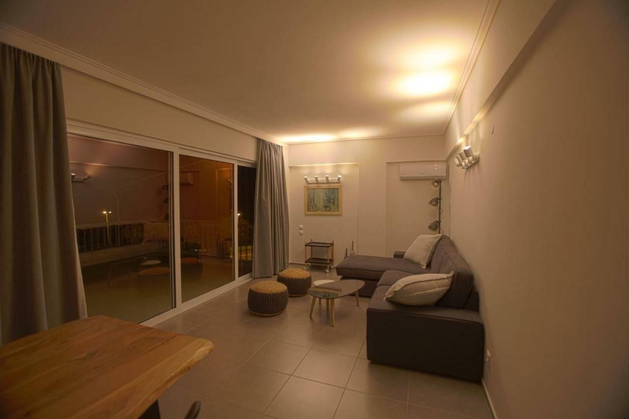 Seaside Renovated Top Floor Apartment Saronida Eksteriør bilde